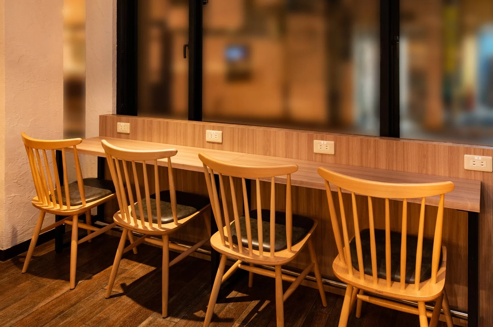Counter seating