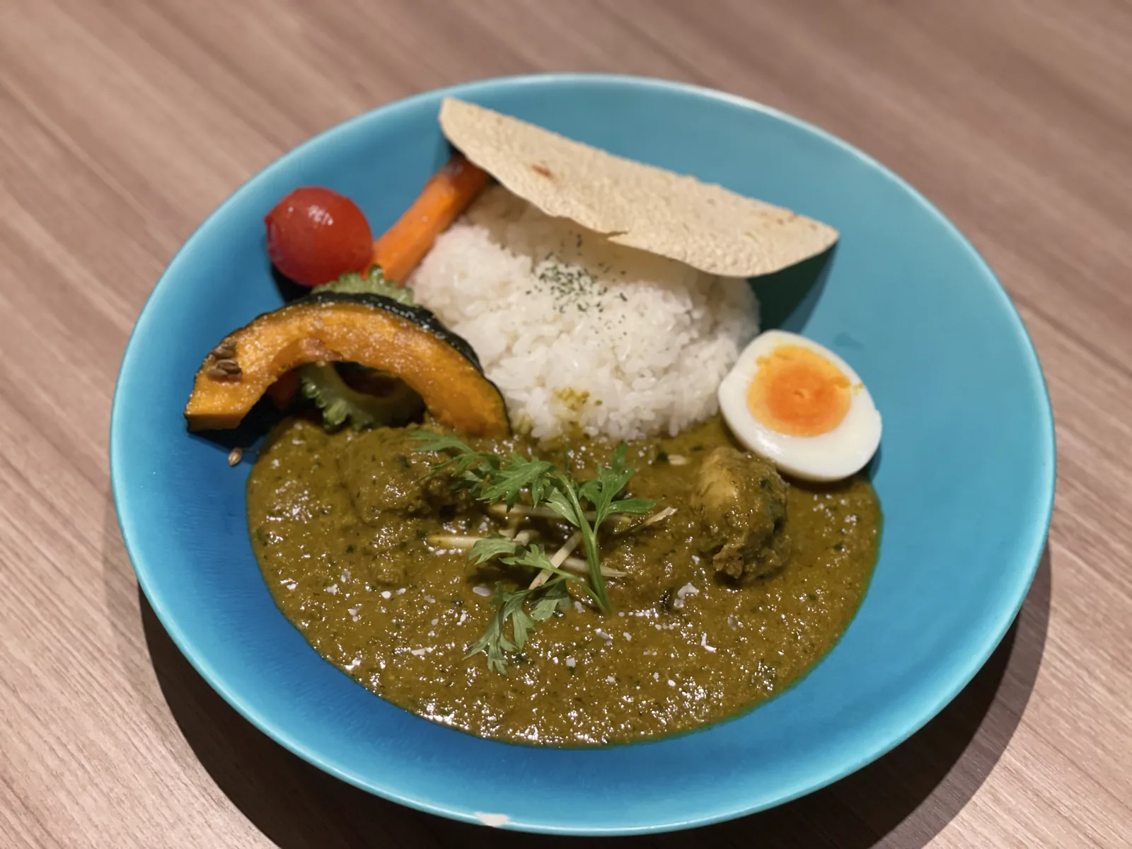 ペパロニとハラペーニョのスパイシーピッツァ