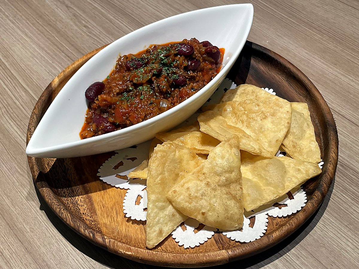 チリコンカンとトルティーヤ